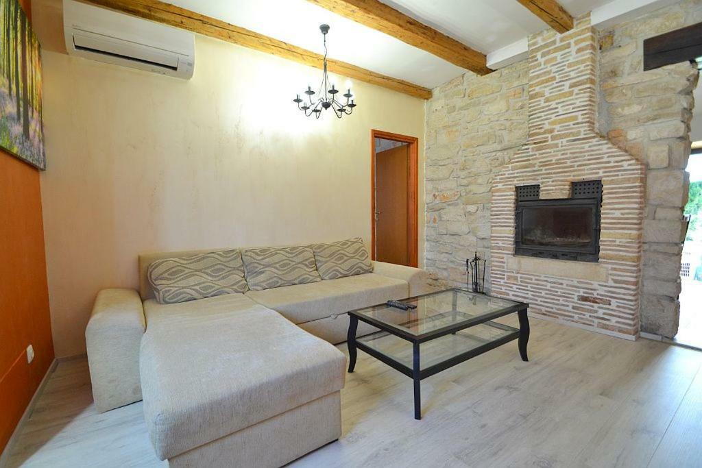 Villa Giardin Novigrad  Bagian luar foto
